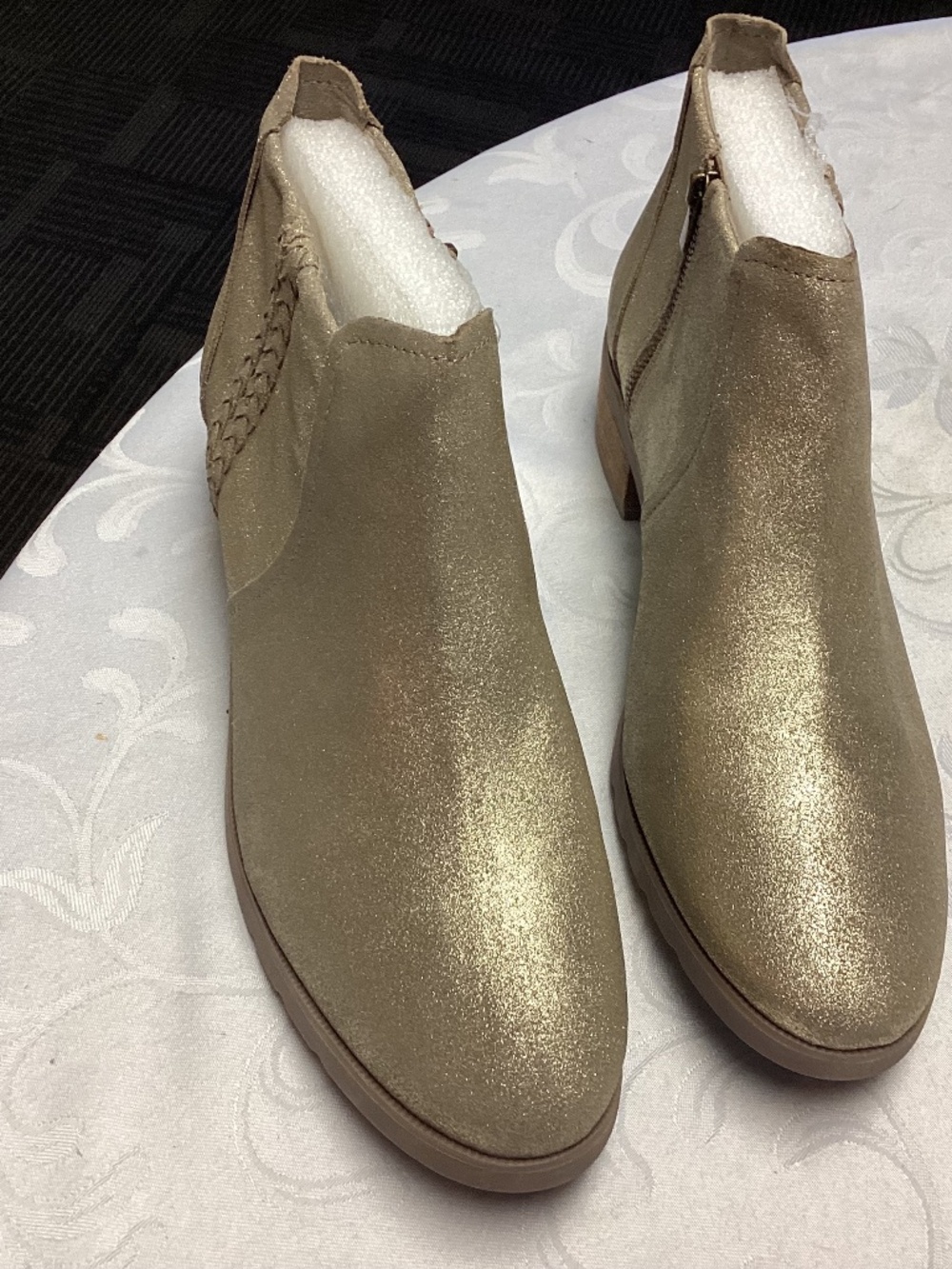 REEF VOYAGE BOOTS GOLD METALLIC SIZE 9